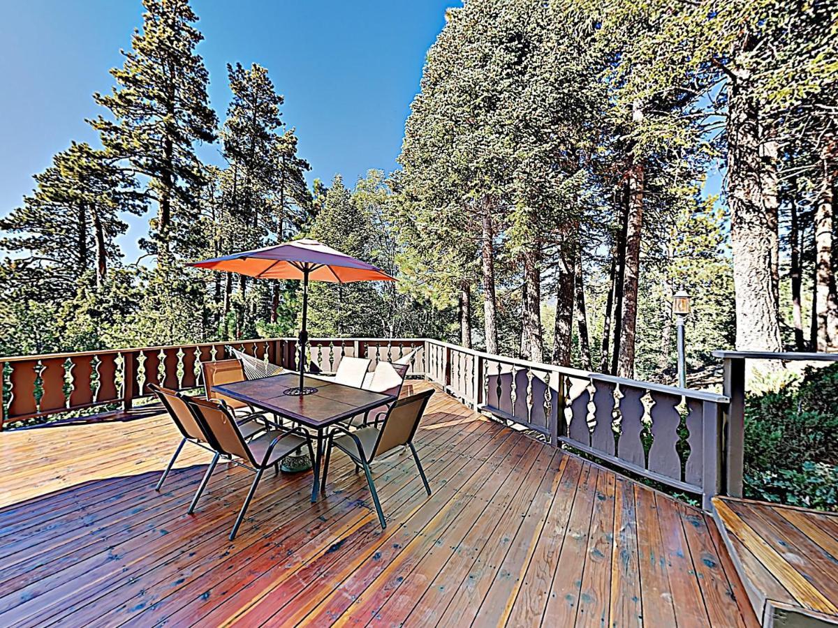 New Listing! All-Suite Forest Retreat With Hot Tub Home Big Bear Lake Exterior photo